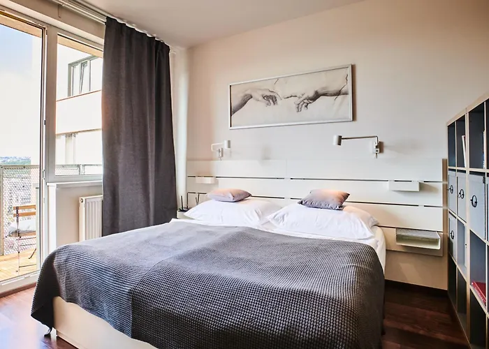 High-Sky O2 Arena Apartment With Garage Parking And Ac
